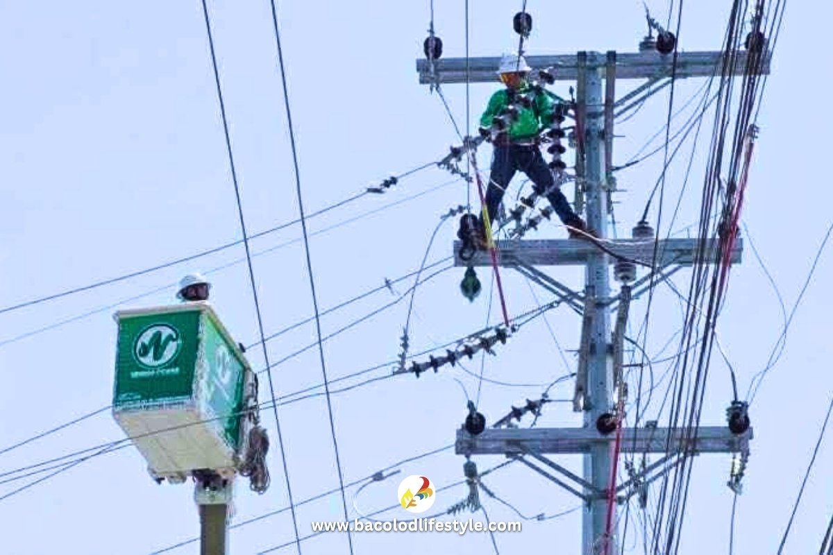 Negros Power Linemen upgrading powerlines during the NGCP Power Interruption