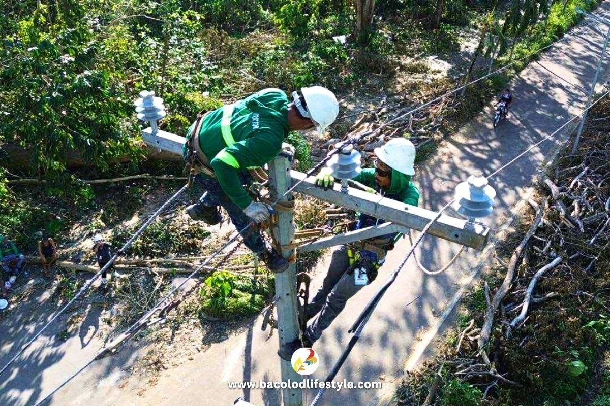 Negros Power Linemen fixing the power lines